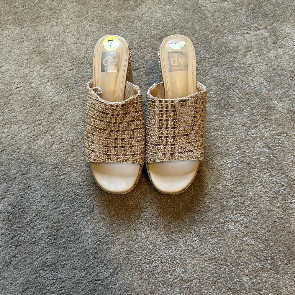 DV by Dolce Vita Women's Beige Woven Mules